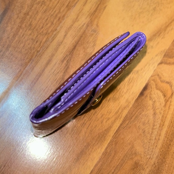 Authentic Louis Vuitton Ludlow Patent Leather Wallet
Card Case - Picture 5 of 16